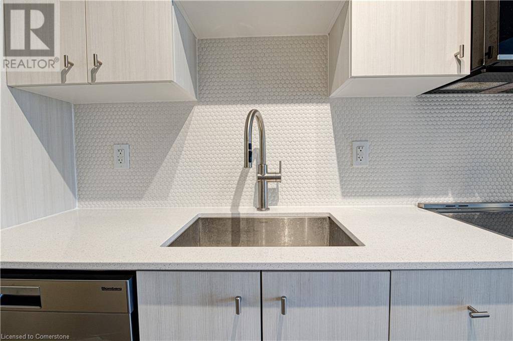 Kitchener, ON N2G0E3,15 WELLINGTON ST South #1605