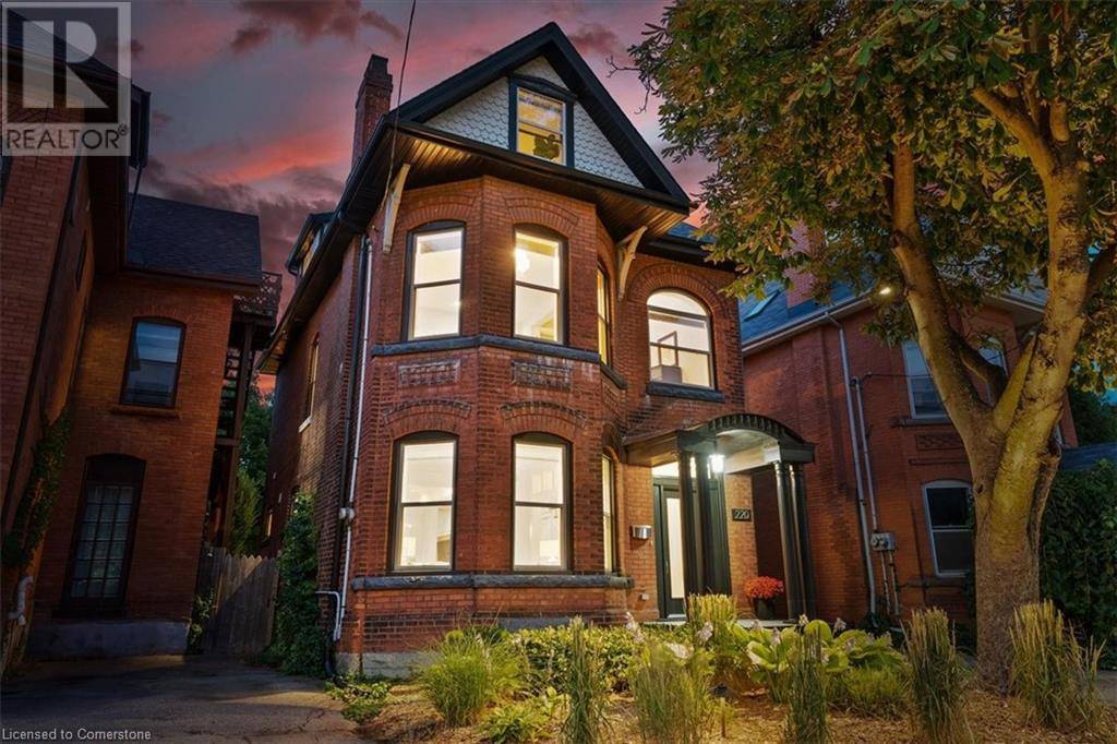 Hamilton, ON L8P2H6,220 HERKIMER Street