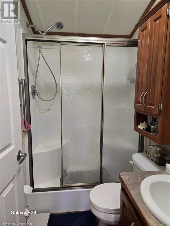 Ancaster, ON N0B1J0,2490 GOVERNORS RD #34 Second