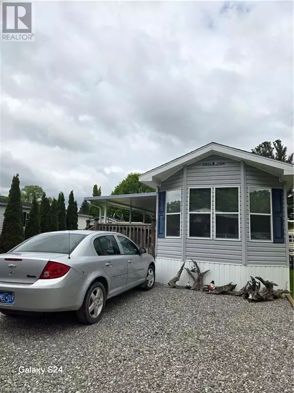 Ancaster, ON N0B1J0,2490 GOVERNORS RD #34 Second