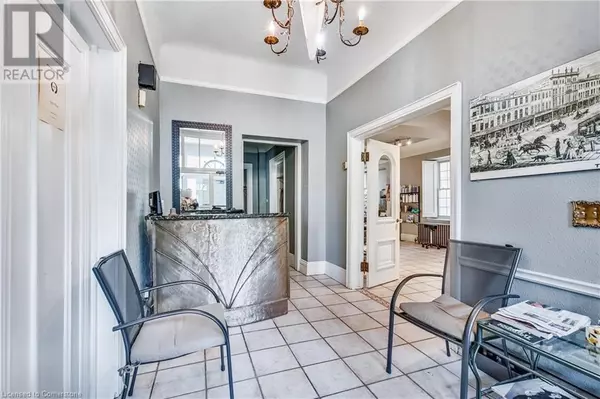 Hamilton, ON L8P1B5,393 KING Street W