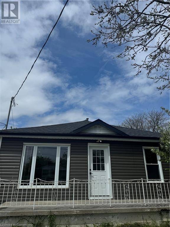 Hamilton, ON L8E2H1,267 MILLEN RD #LOWER