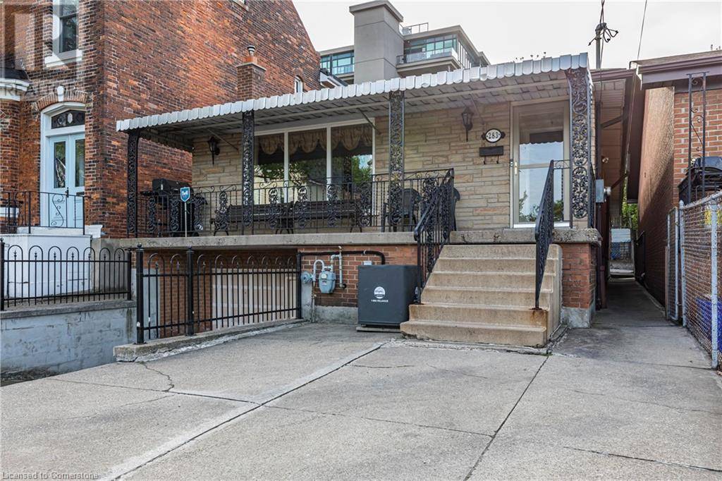 283 MACNAB Street N, Hamilton, ON L8L1K5