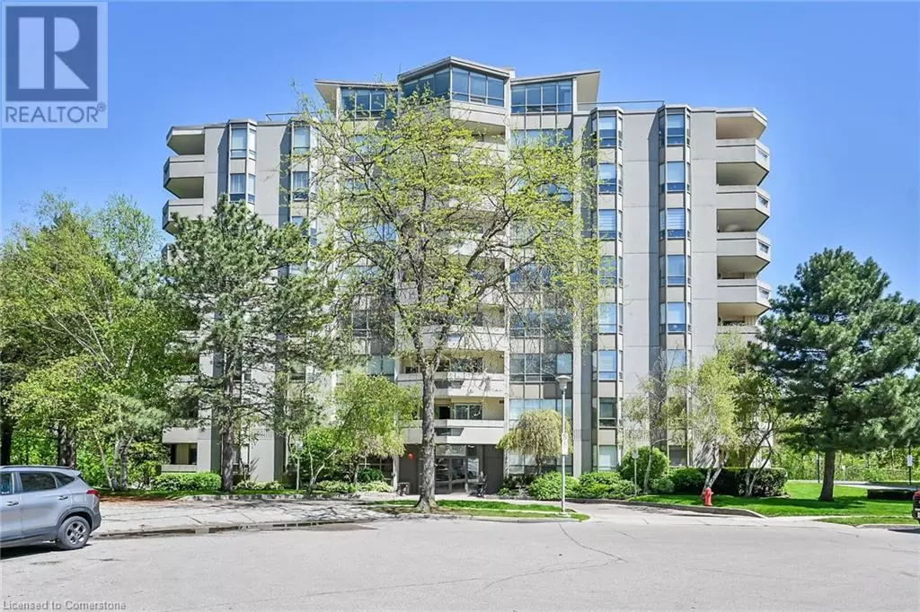 Hamilton, ON L8G5B7,6 VILLAGE GREEN BLVD #604