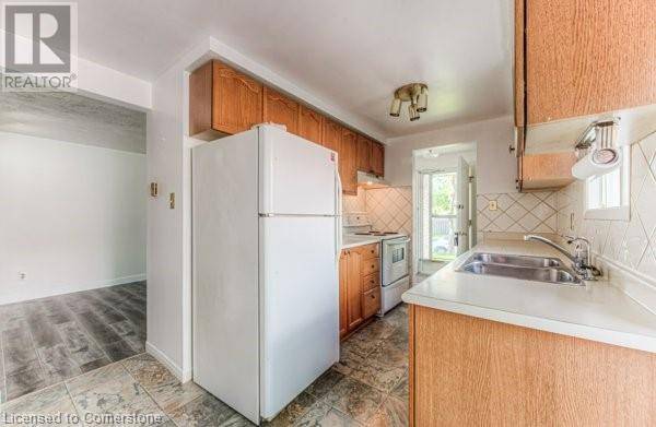 Kitchener, ON N2M5L9,10 CATALINA Court