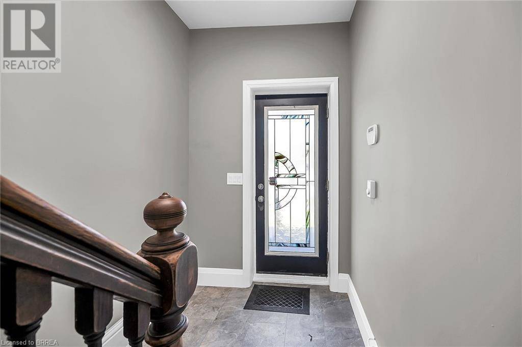 Brantford, ON N3T4X4,98 GRAND RIVER Avenue