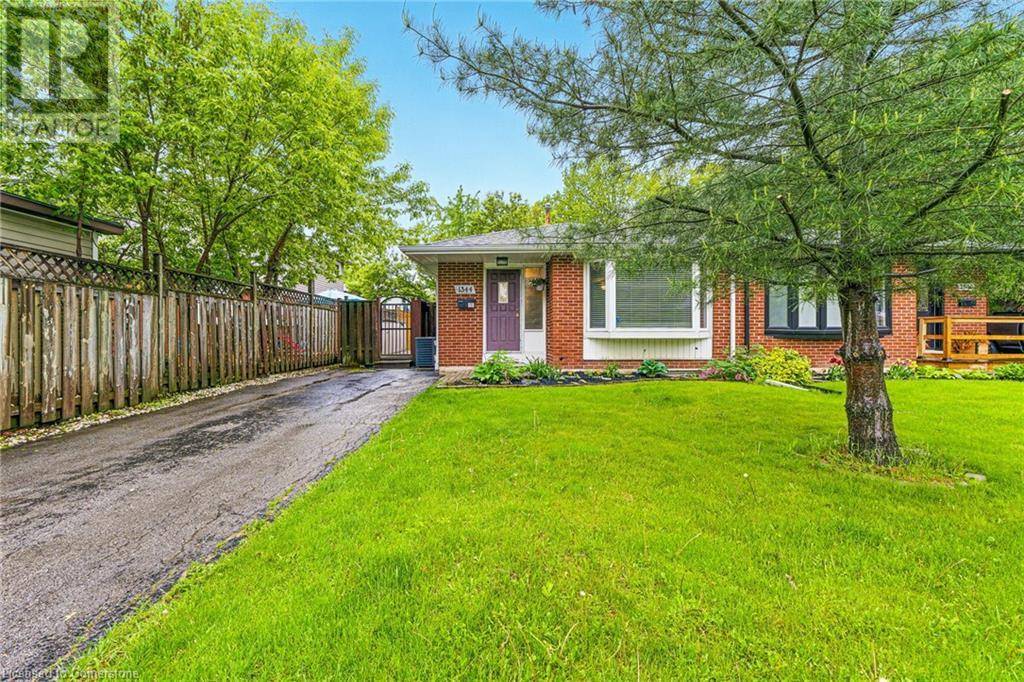Burlington, ON L7P2T9,1344 COLONSAY Drive