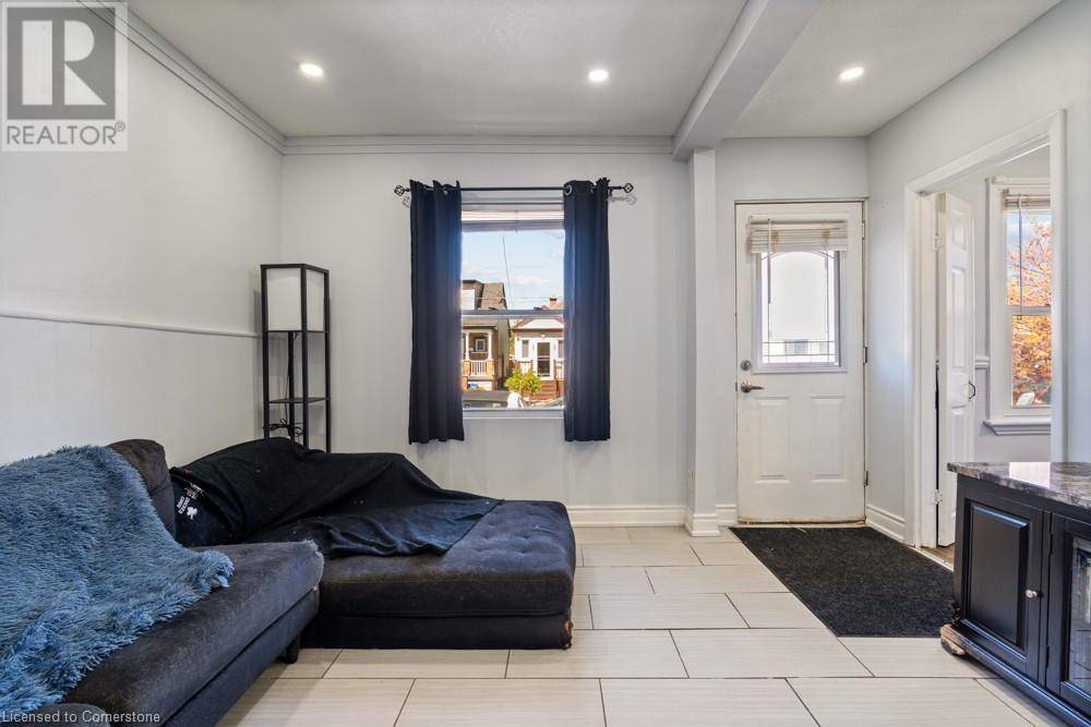 Hamilton, ON L8H4M9,30 ROBINS Avenue