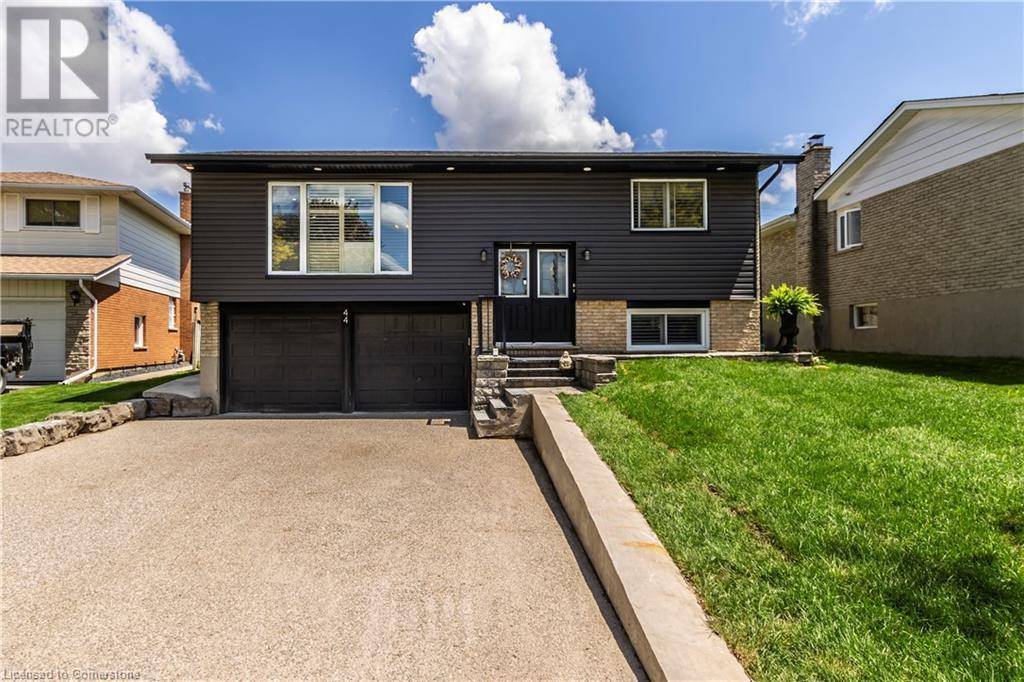 44 OAKHURST Crescent, Kitchener, ON N2B3K3