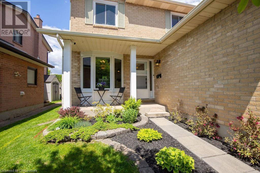 Grimsby, ON L3M5B7,54 MERRITT Crescent