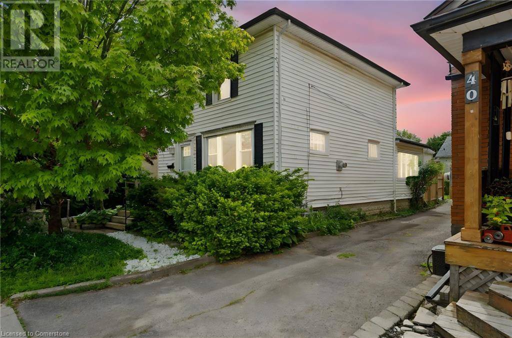 St. Catharines, ON L2R2E6,42 CHAPLIN Avenue