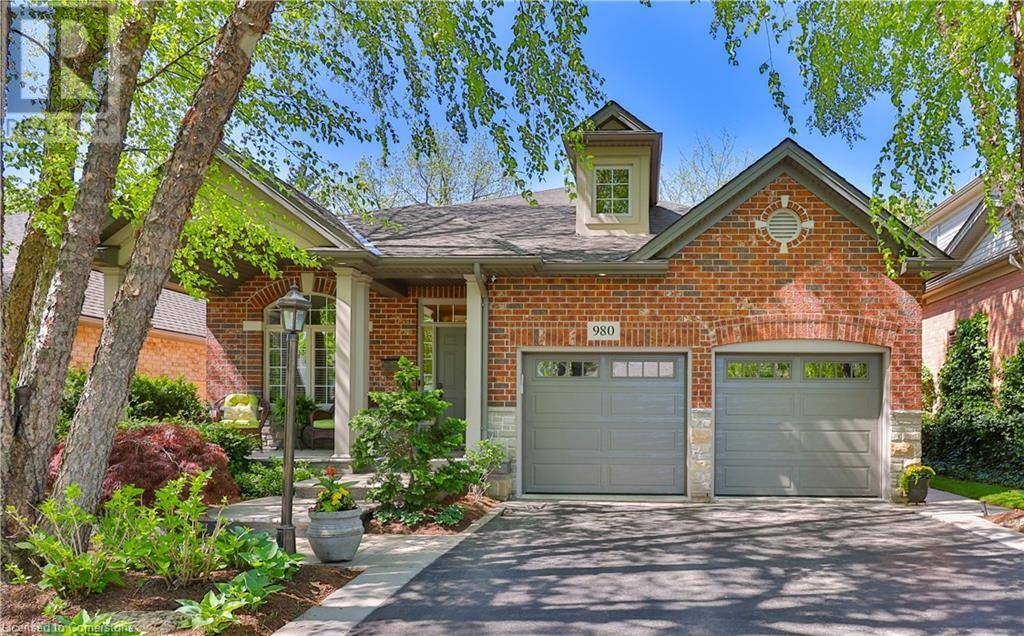 980 GORTON Avenue, Burlington, ON L7T1S5