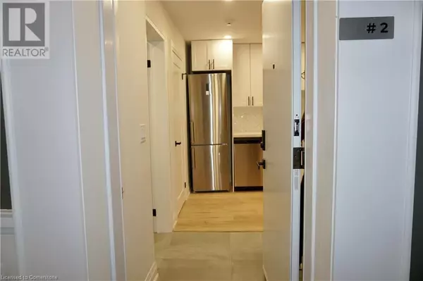 588 BARTON ST East #2, Hamilton, ON L8L2Z5