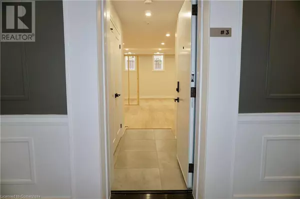588 BARTON ST East #3, Hamilton, ON L8L2Z5