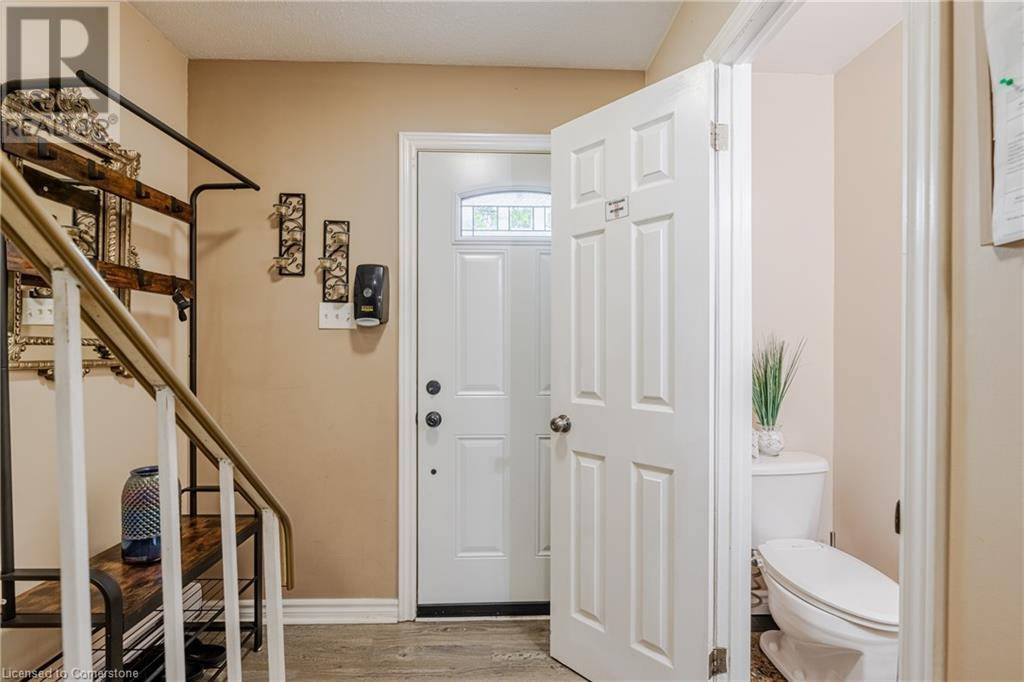 London, ON N6E2H7,1330 JALNA BLVD #126