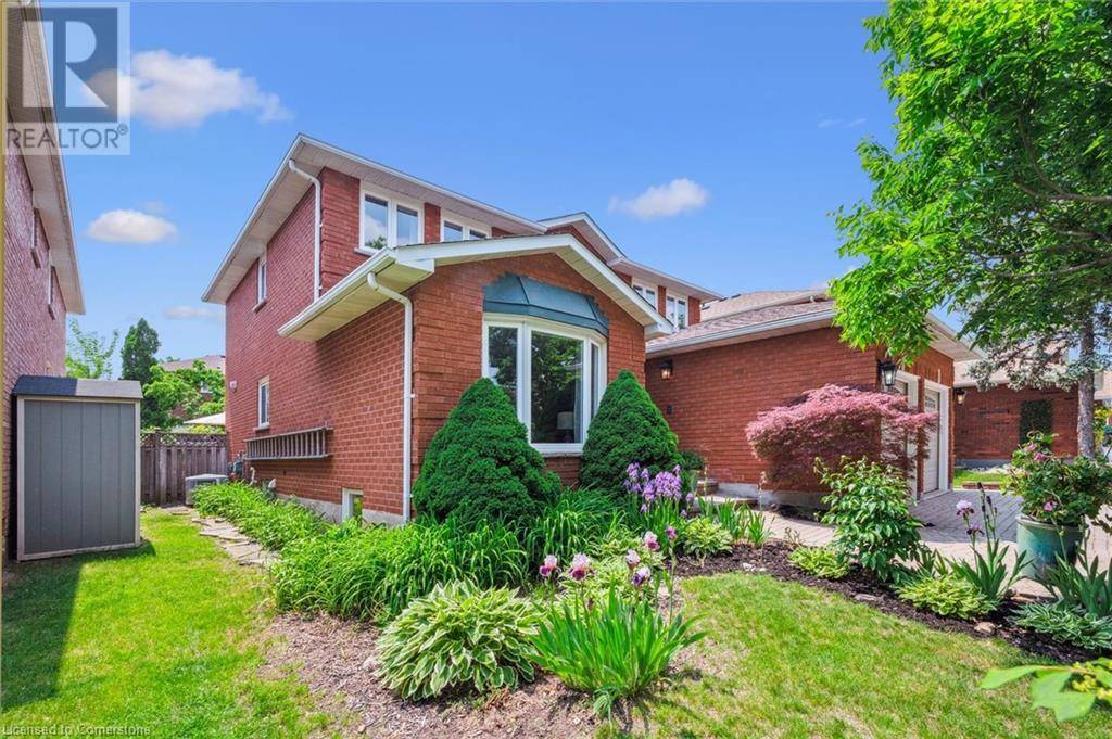 Oakville, ON L6H4V3,251 HICKORY Circle