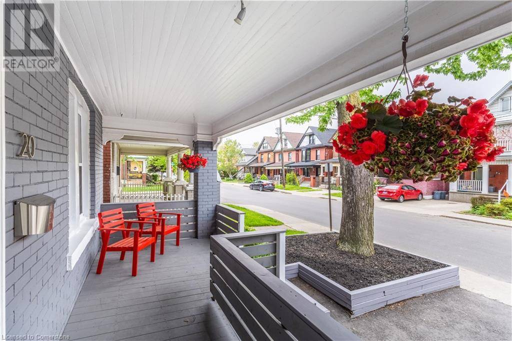 Hamilton, ON L8L6R6,20 BARNESDALE Avenue N