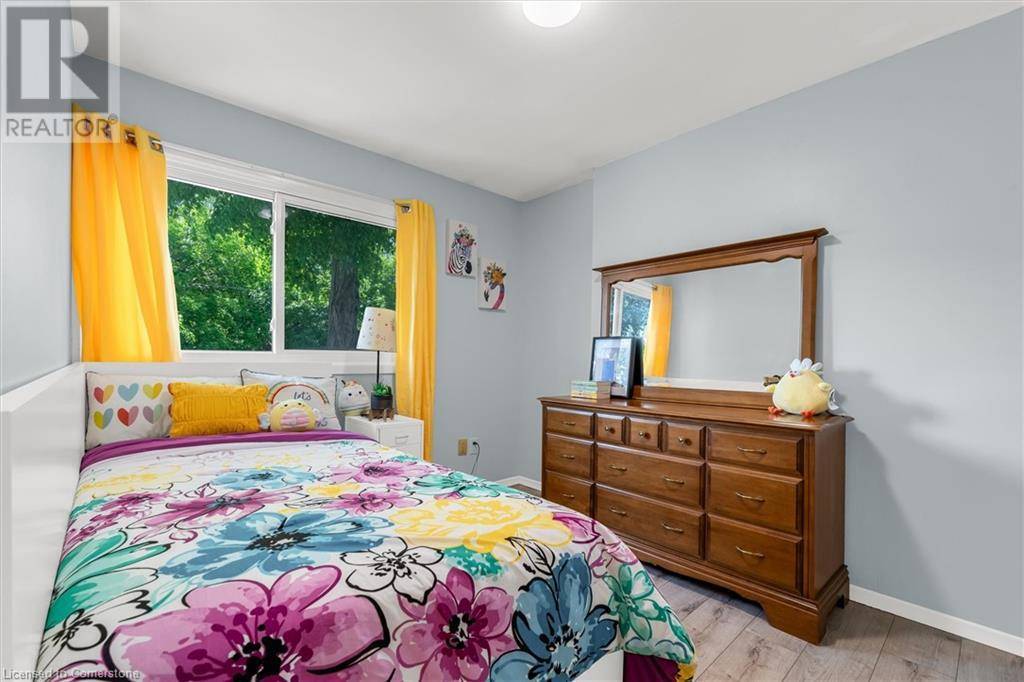 Burlington, ON L7P2A5,2101 MEADOWBROOK RD #D