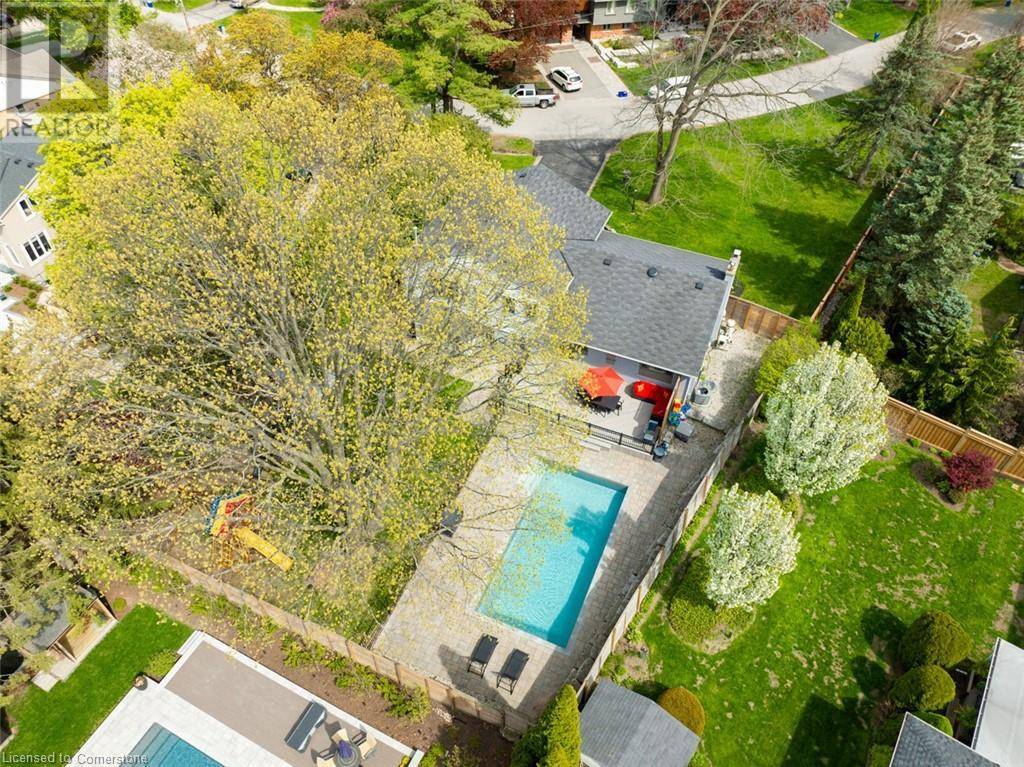 Burlington, ON L7T2N2,585 DEBORAH Crescent