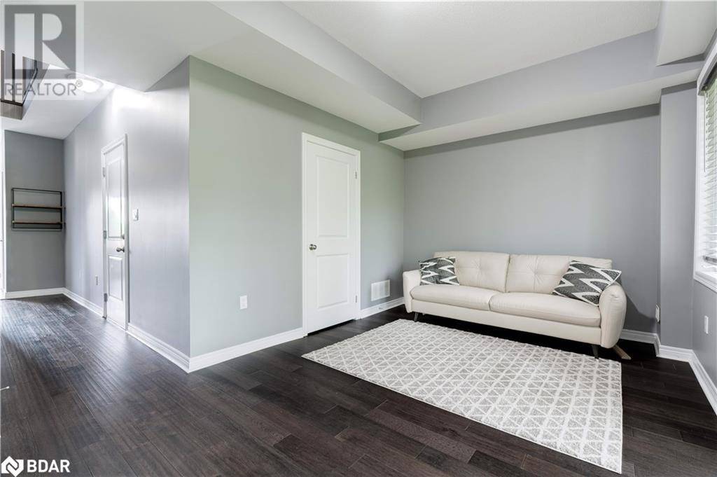 Waterdown, ON L9H7K6,122 DUNDAS ST East #17