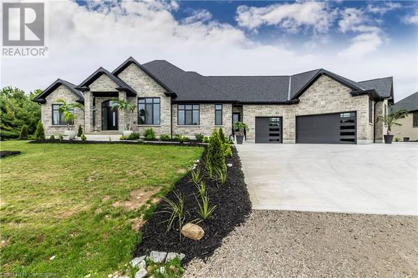 Paris, ON N3L3E3,670 BISHOPSGATE RD #9