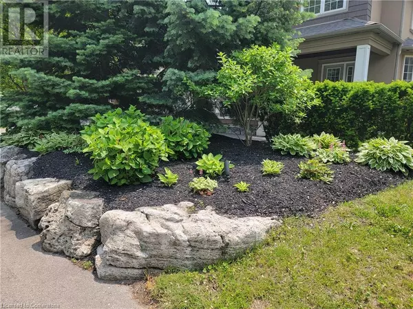 Burlington, ON L7T1X7,1016 NORTH SHORE Boulevard E