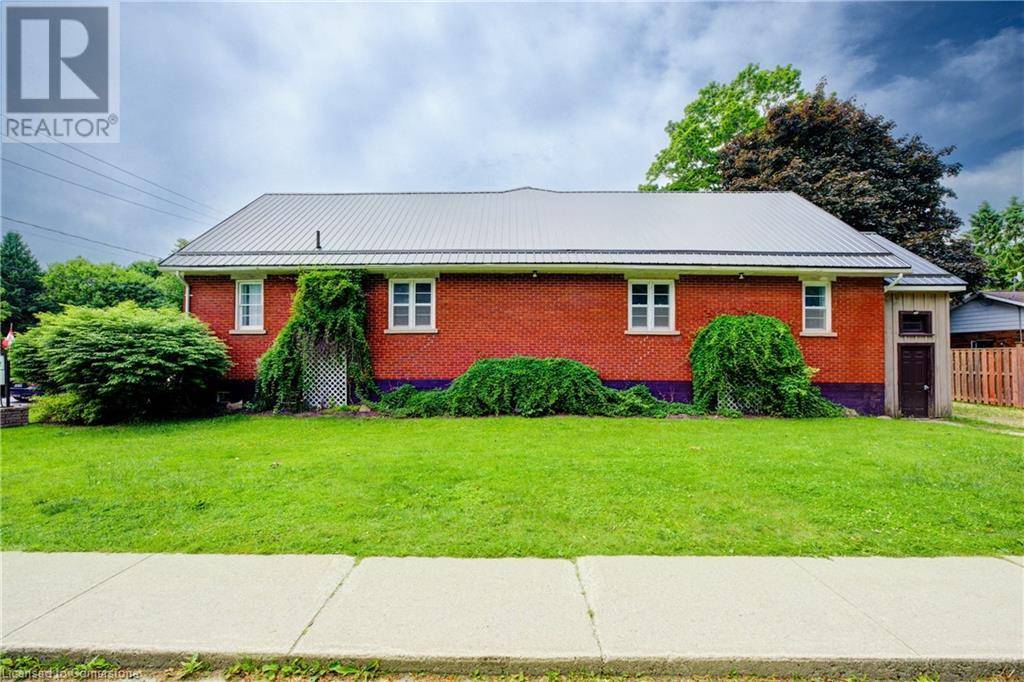 Mount Forest, ON N0G2L1,211 BIRMINGHAM Street W