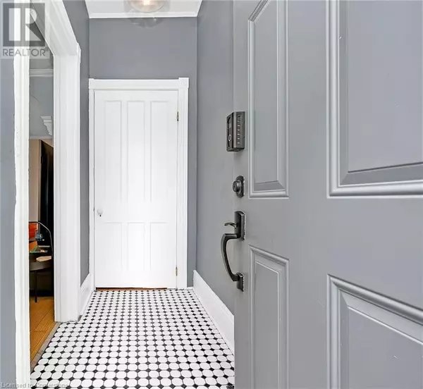 Hamilton, ON L8L5J9,29 EMERALD Street N