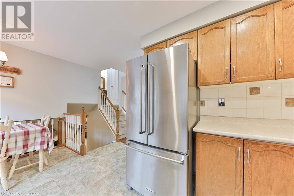 Burlington, ON L7S2B8,799 MIRIAM Crescent