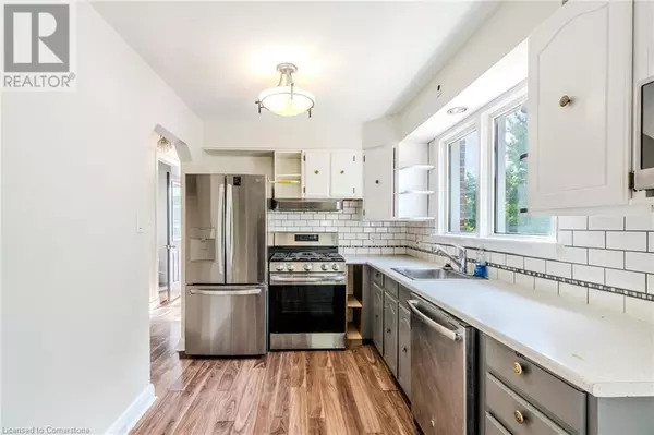 Cambridge, ON N3C1X5,94 BEECH Avenue