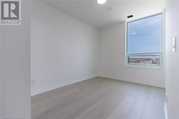 Oakville, ON L6M5N2,2501 SAW WHET BLVD #635