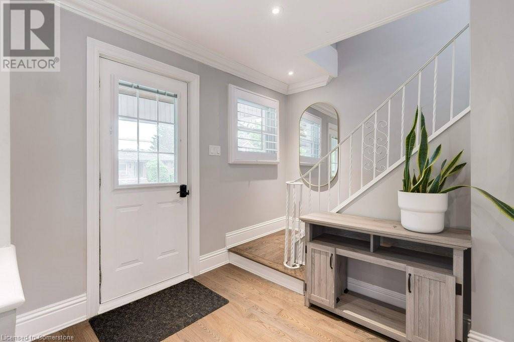 Waterdown, ON L0R2H0,54 FLAMBORO Street