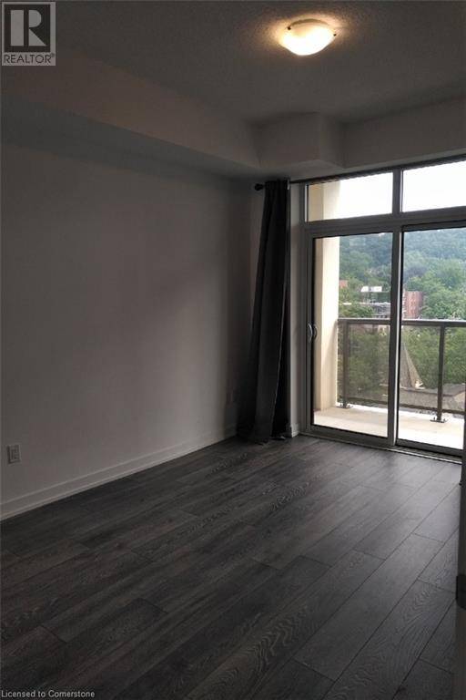 Hamilton, ON L8P0C2,81 ROBINSON ST #802