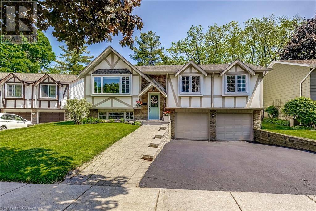 Burlington, ON L7P3G4,2181 LANCASTER Crescent