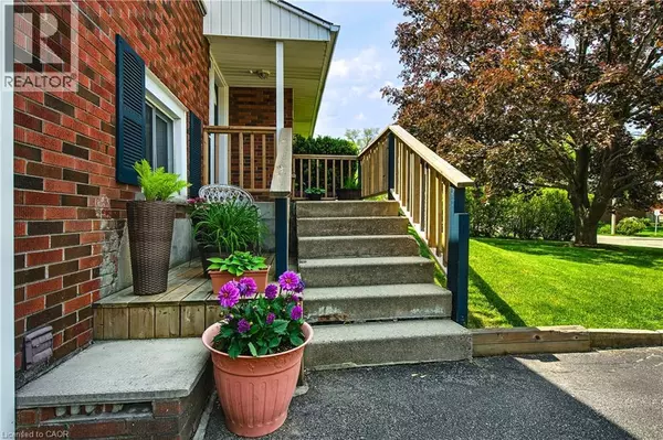 Hamilton, ON L9A2R9,120 JUNE Street