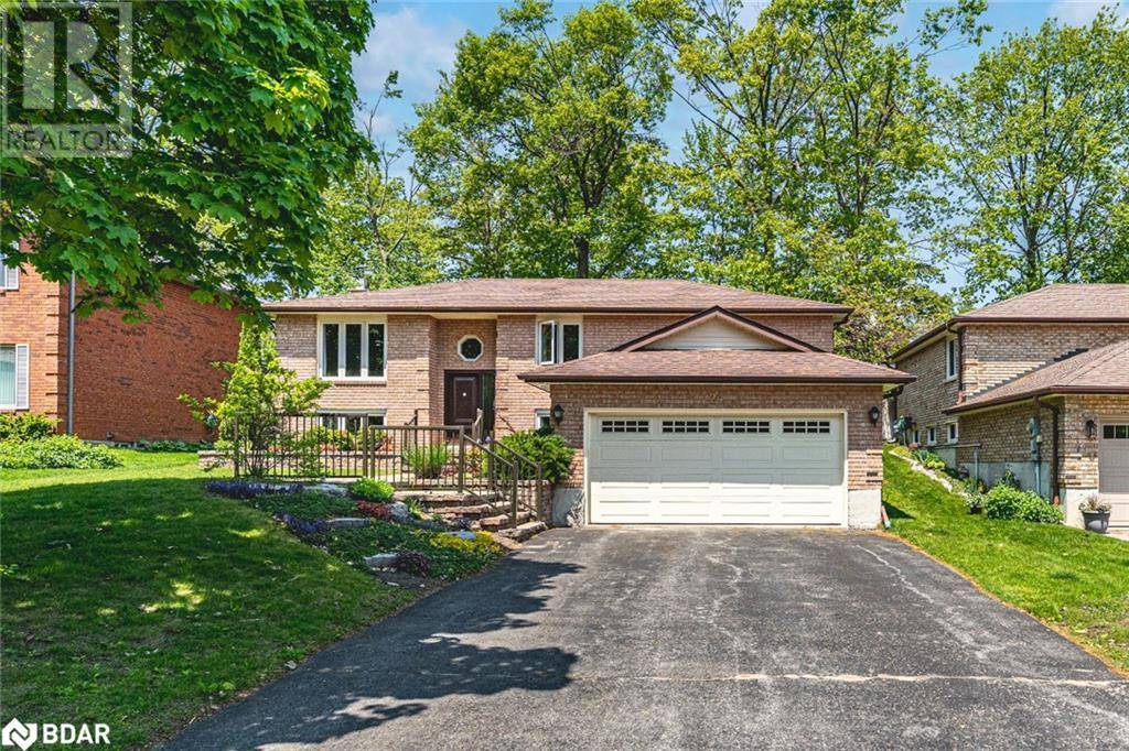 24 LAYTON Crescent, Barrie, ON L4N6G3