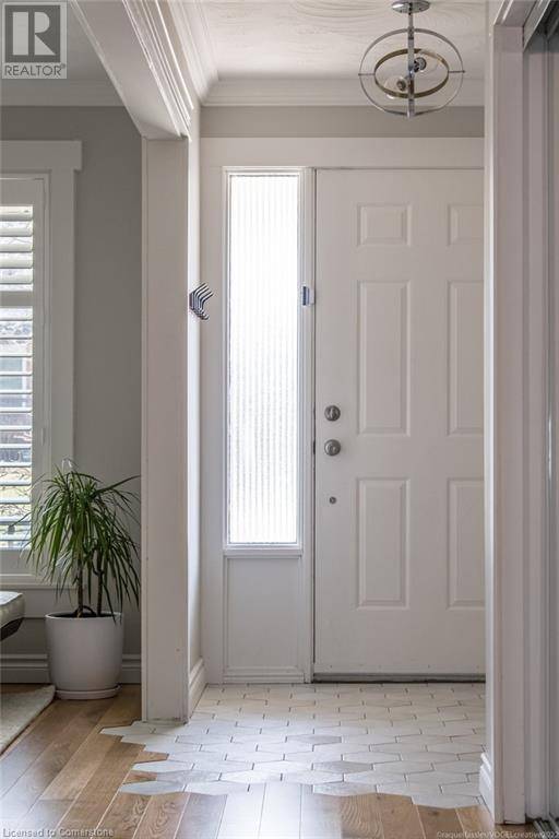 Hamilton, ON L9C6V3,94 ADIS Avenue