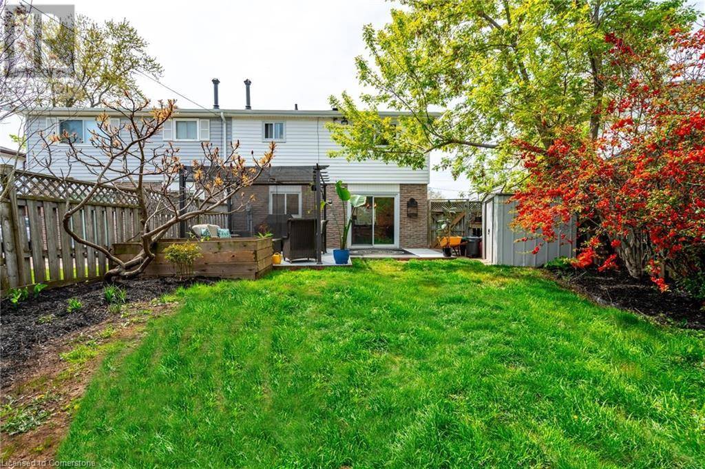 Burlington, ON L7L1P2,5510 SPRUCE Avenue