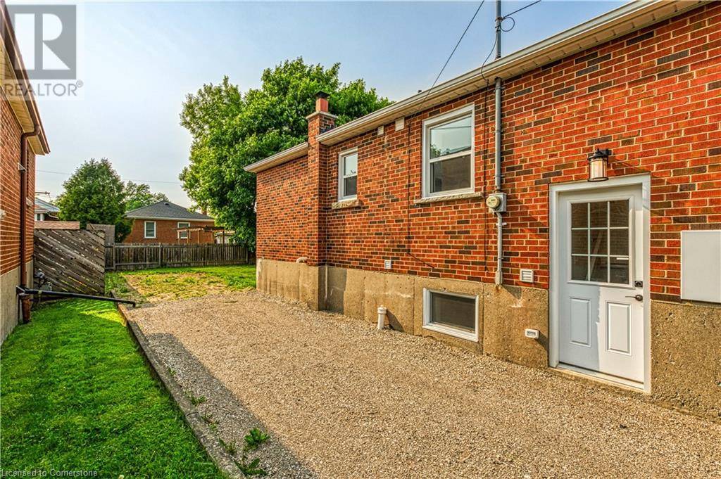 Hamilton, ON L8V3W6,178 EAST 34TH Street
