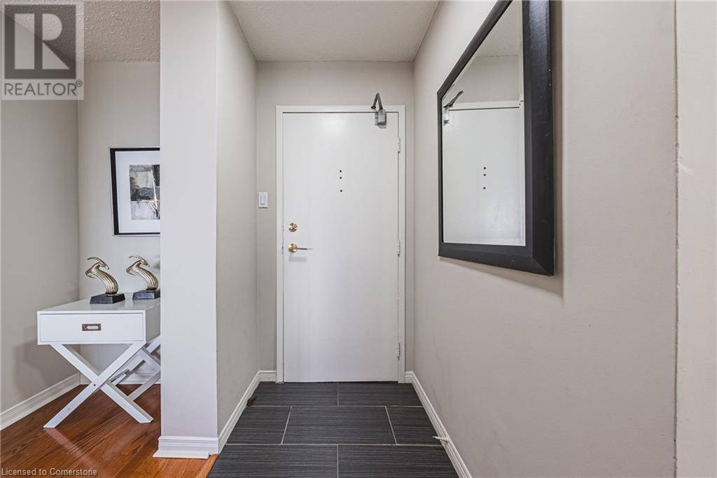 Burlington, ON L7P3P4,2055 UPPER MIDDLE RD #1706