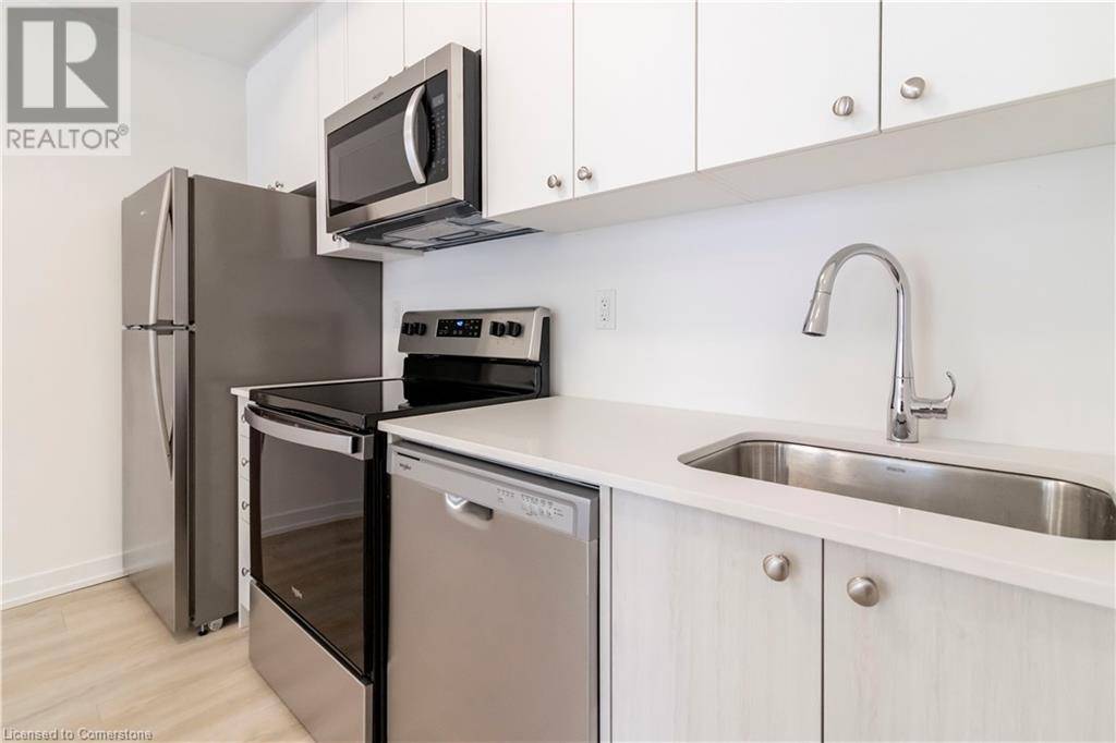 Kitchener, ON N2E0J3,40 PALACE ST #M11
