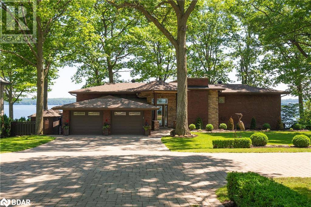 Oro-medonte, ON L4M1E9,13 GEORGINA Drive