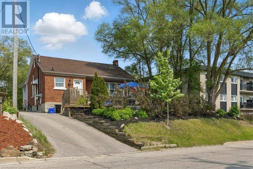 Kitchener, ON N2L2M6,839 STIRLING Avenue S