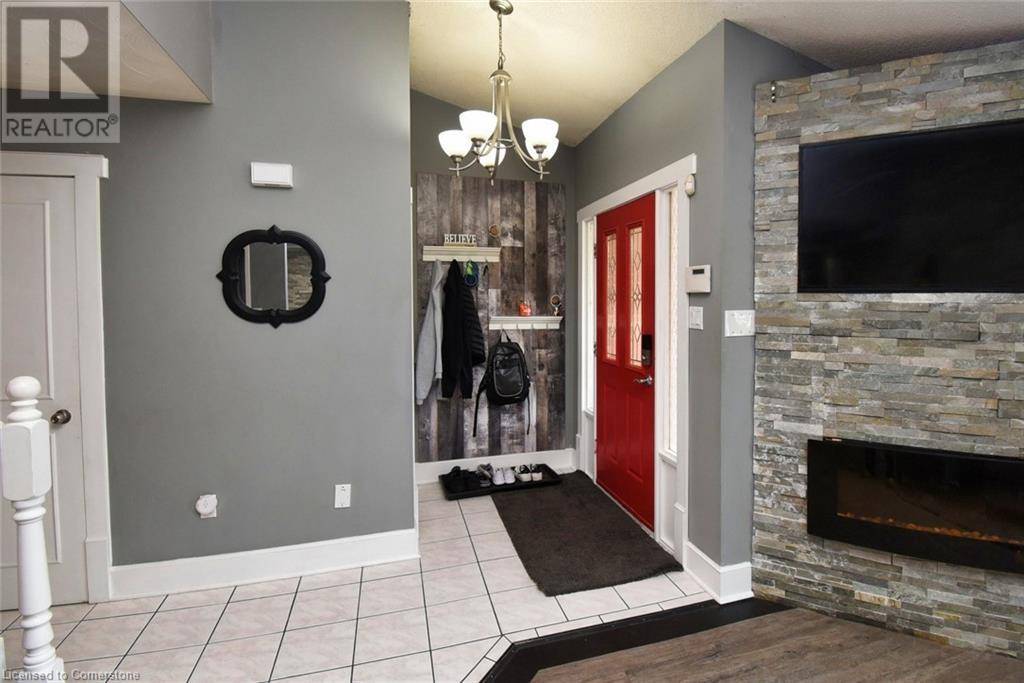Hamilton, ON L8W3A4,448 ACADIA Drive