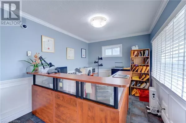 Brantford, ON N3R2J2,127 CHARING CROSS Street