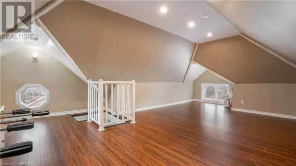 Brantford, ON N3T2P9,48 SHERIDAN Street