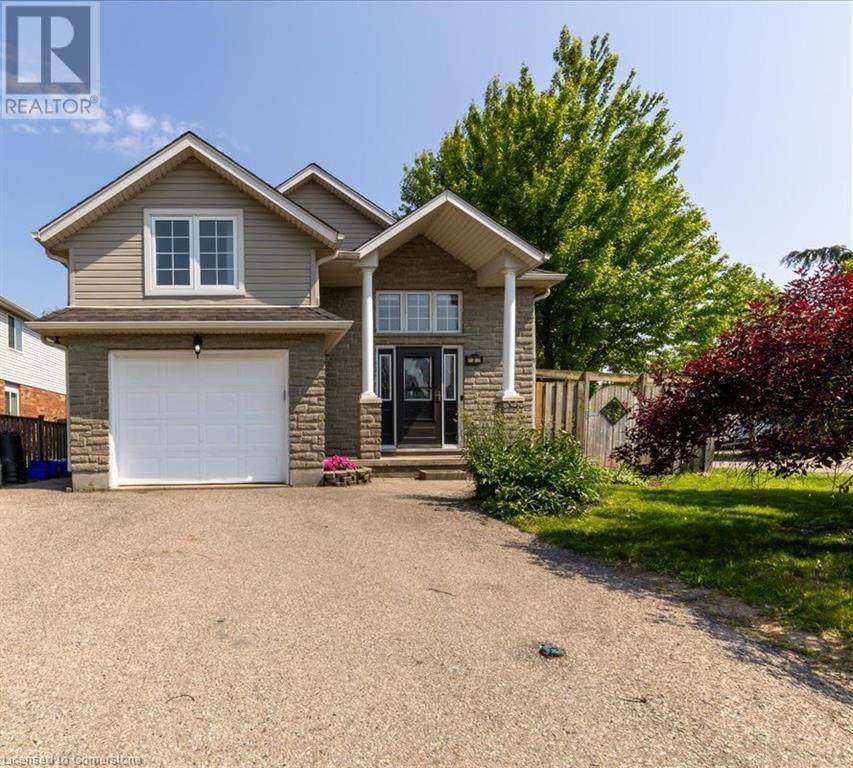 3 WISTERIA Court, Kitchener, ON N2E3T4