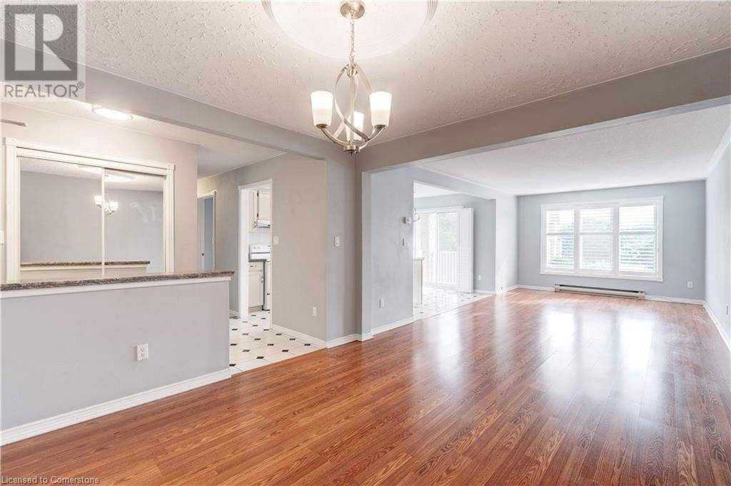 Burlington, ON L7M3X5,3050 PINEMEADOW DR #55
