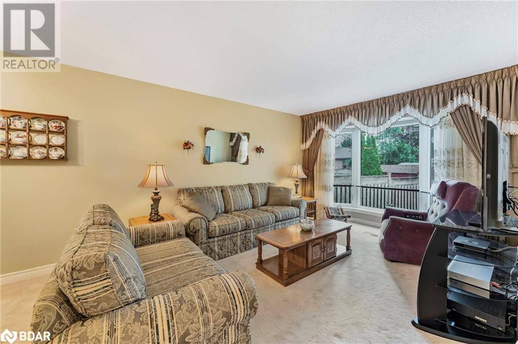 Barrie, ON L4N7E3,3 WISEMAN Court