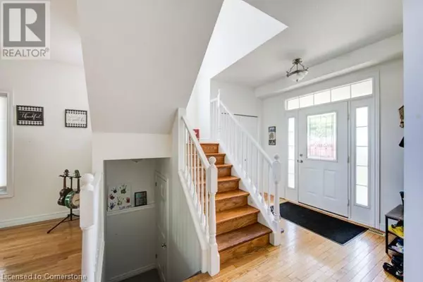 London, ON N6G5K1,979 QUEENSBOROUGH Court